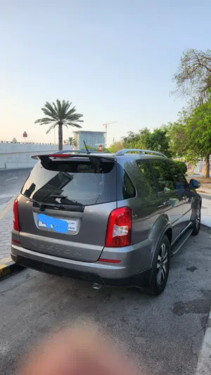 SSANGYONG REXTON FOR SALE  year 2013 high option well maintained