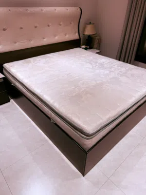 Semi medical mattress 180 x 200 cms in very good condition