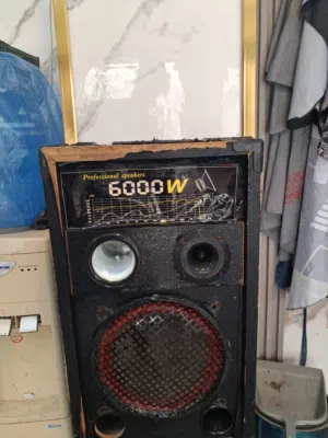 سماعات وصب سياره بحالة ممتازة