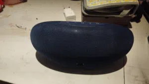 اس بيكر JBL اذاء عالي  اصلي الي    في الاسوق  اسعارهم 60دينار  باقي  3حبات  الوحده  بعشرين دينار