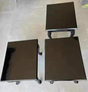 3 طاولات جانبيات مستعملة بحالة جيدة للبيع
