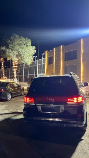 لكسززLx570الله يبارك حرق سياره نضيفه