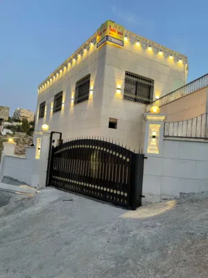 160 m2 4 Bedrooms Townhouse for Sale in Zarqa Dahiet Al Madena Al Monawwara