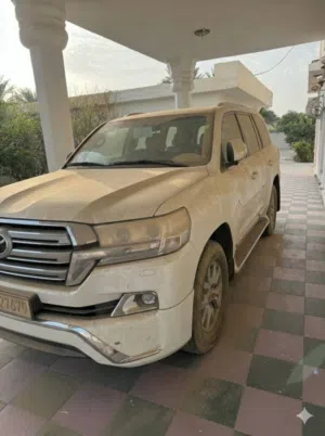 لاندكروزر 2018 شبه الزيرو