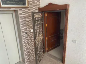 شقه للبيع شبه جديد استعمال بسيط السعر قابل للتفاوض بعد المعاينة والشرا يبشر