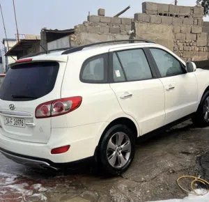 Used Hyundai Santa Fe in Basra