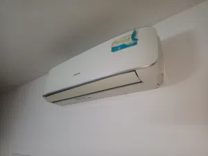 مكيف هايسنس 2 طن وربع شغال 100% حامي بارد مستعمل بحاله الوكاله