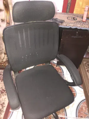 كرسي مكتب استعمال خفيف جميل جدا