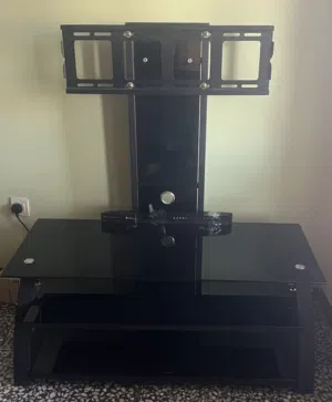 ميز تلفزيون