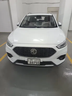 ام جي ZS luxuryلبيع بحالة ممتازة صيانة التوكيل والصيانة القادمة مدفوعة مقدماالسيارةفي الضمان ل2028