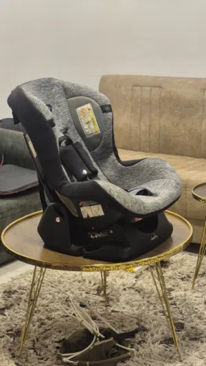 مقعد سيارة قابل للتحويل من الشركة العملاقة  إيفينفلو (Evenflo)