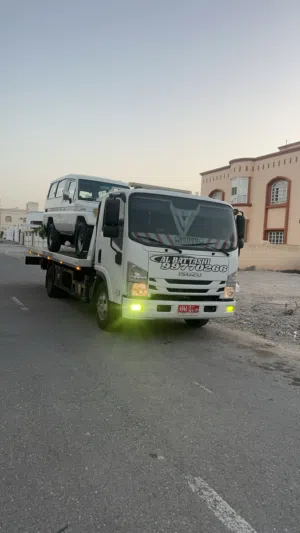 توجد لدينا رافعه رافعة بريك دون داون نعمل على مدار الساعه بمسقط وخارج مسقط