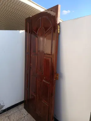 باب خشب خارحي فردين من غير حلق بحاله ممتازه بسعر 150 فقط