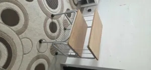 طاولة كمبيوتر أو تلفزيون للبيع