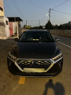 Hyundai . Ioniq . 2022 . New3