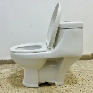 مقعد غربي مستعمل نظيف