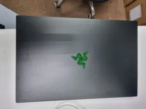 laptop blade 15 Advance  model Rz09-036