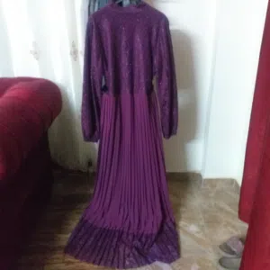 بيع لضرورة فساتين ثقال سهرة دانتيل مقصب لون خمري وفيروزي بحال الجديد استخدام مرة فقط في مجال بالسعر