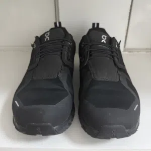 on running cloud sneakers