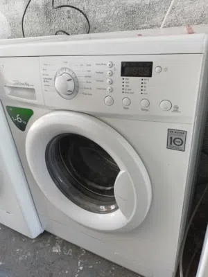 غساله ملابس 6 كيلو LG شبه الجديد بس 250 شيكل واصل الخليل