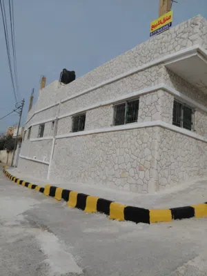 185 m2 More than 6 bedrooms Townhouse for Sale in Zarqa Hay Ma'soom