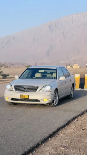 لكزس LS 430 2001 مستعملة بحالة ممتازة مع جميع المواصفات اليابانية الأصلية