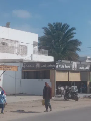 ٣ غرف نوم . حمّامين . 215 م٢1