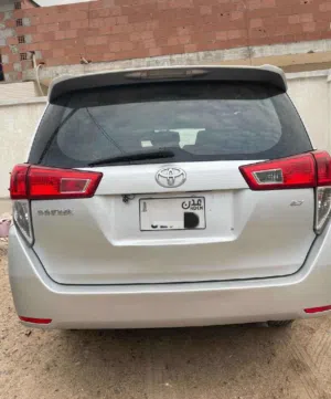 إنوڤا 2017 TOYOTA  نظيفة 3 مقاعد خليجي،بسعر حلو