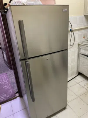 ثلاجة وغاز