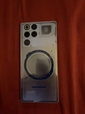 Redmagic 11 pro 512GB 16GB ram مستعمل كالجديد مع كامل اغراضه.