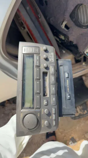للبيع قطع غيار السيارات