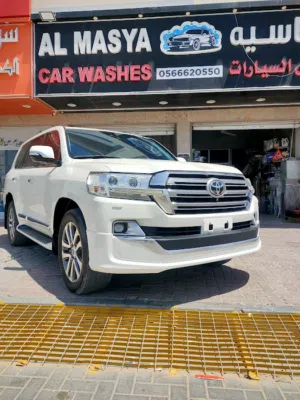 تويوتا لاند كروزر 2016 VXR خليجى فل كاملة 5.7
