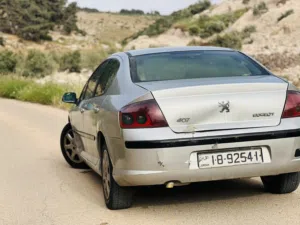 للبيع بيجو 407 موديل 2008 فيها جيدات والبع خالي قص قلبان