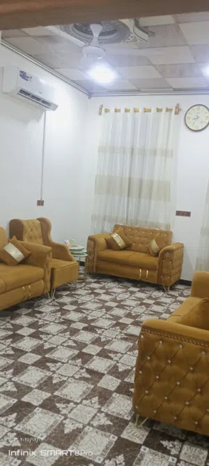 السلام عليكم بيت للبيع حي بغداد رابع فرع عن شارع المكاتب بيت  سنت البناء 2023 اقرا التفاصيل
