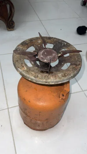 غاز رحلات + طبّاخ + صوبة للبيع