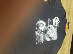 بلوزة تمبرلاند اصلي بسعر15 دينار جديد شركة