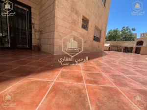شقة / موقع مميز / شبه ارضية مع باربكيو / 3 نوم / الدوار السابع