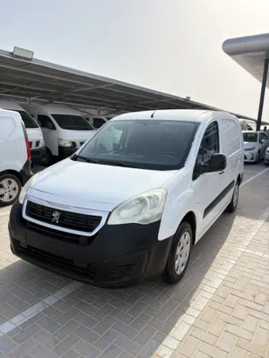 Peugeot Partner Delivery Van – GCC Specs Model 2019 First Owner original paint 119,000 km