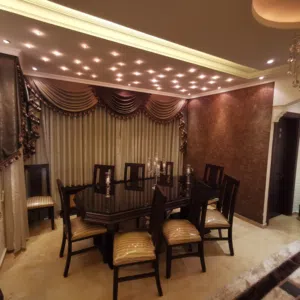 غرفه صفره مع مغاسل ودلسوار مستعمل بحاله الجديد