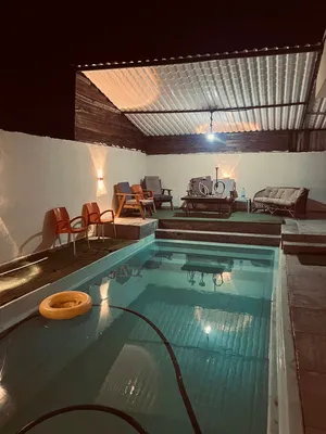 ٣ غرف نوم . حمّامين . 140 م٢0