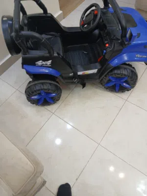 سيارة اطفال