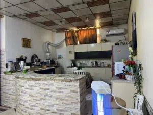 بيت  زراعي   100 متر.  بالصالحيه. شارع احمد الوائلي     10×10.  شارع تبليط    طابقين