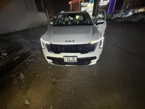 السلام عليكم سورنتو 2025 خليجي فول مواصفات 1/1 بصرة رقم مميز 6سلندر 3500ccالسيارة زيرو بل جيس