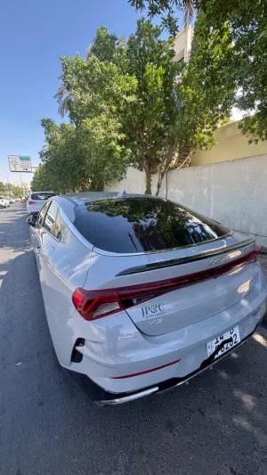 كي فايف دفع رباعي AWD 2024 سمنتي