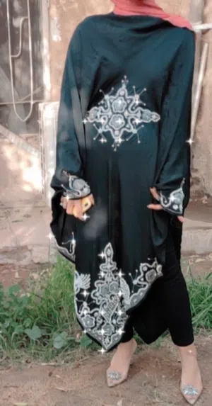 عباية مناسبات مع ستريج