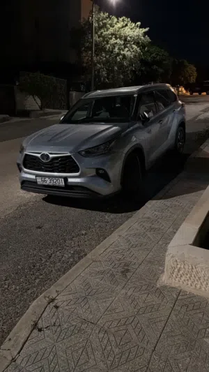 Used Toyota Highlander in Amman