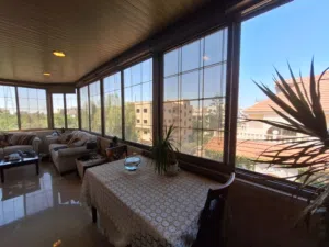 شقة فاخره للبيع  .. طابق أخير مع روف