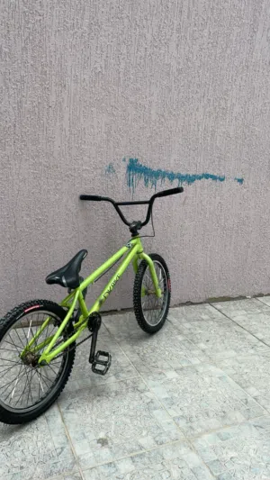 اقرأ    ال.  وصف.   قاري dk bmx