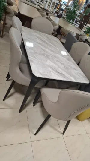 طاولة طعام مع 6كراسي
