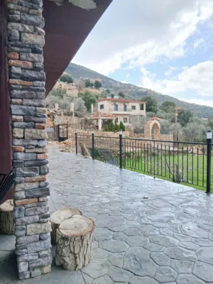 4 Floors . 800 m2 . Landlord0